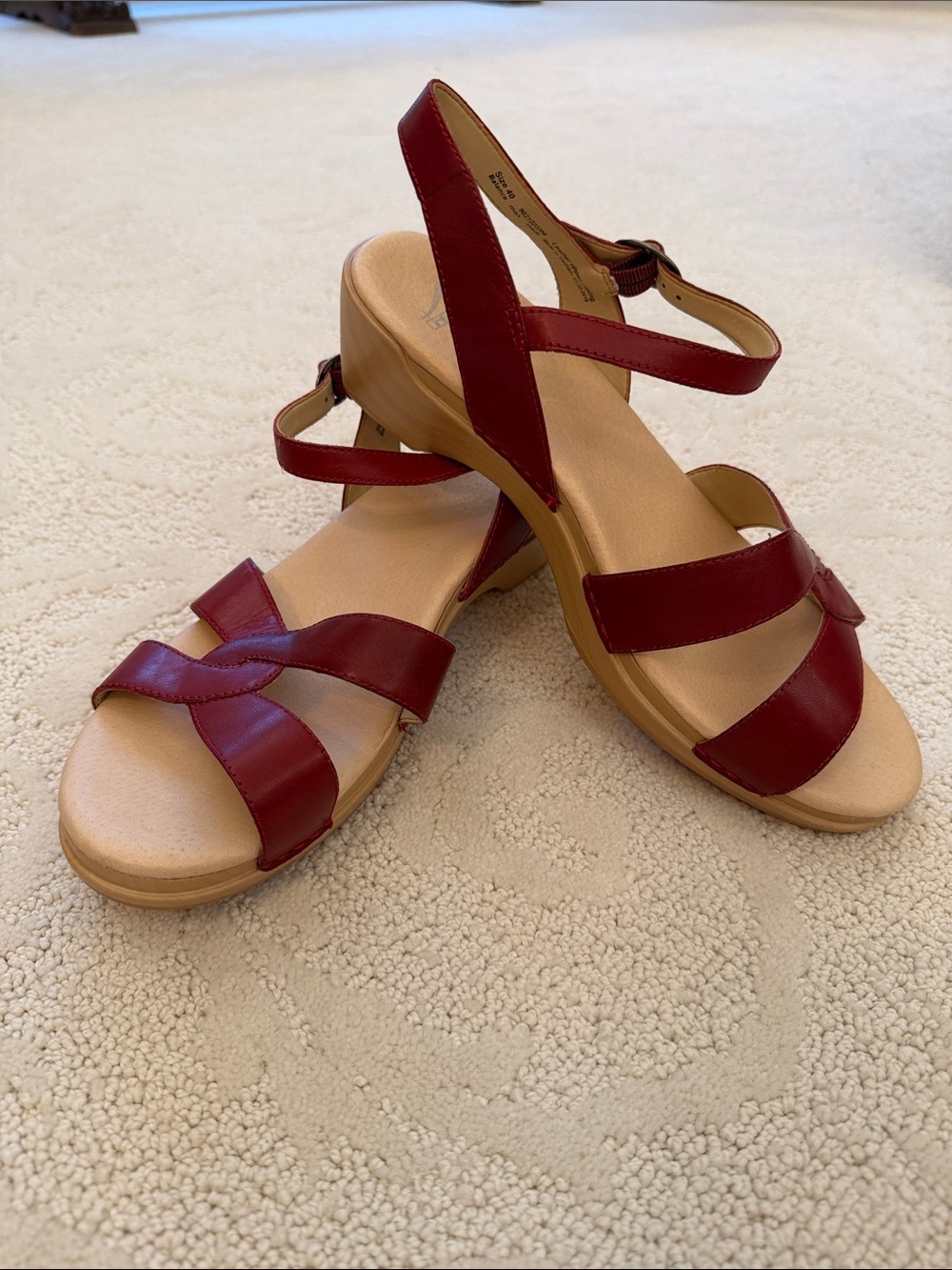 Dansko Like New Women's dark Red Leather Slingback Wedge Sandals